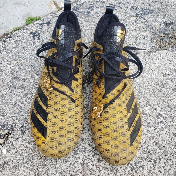 Shoes - Picture 2 of 7